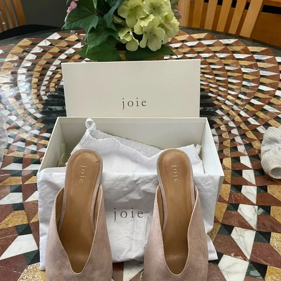 NOT your mothers mules 😜 JOIE pink suede V mules so pretty 🤗🌸 - Picture 2 of 5